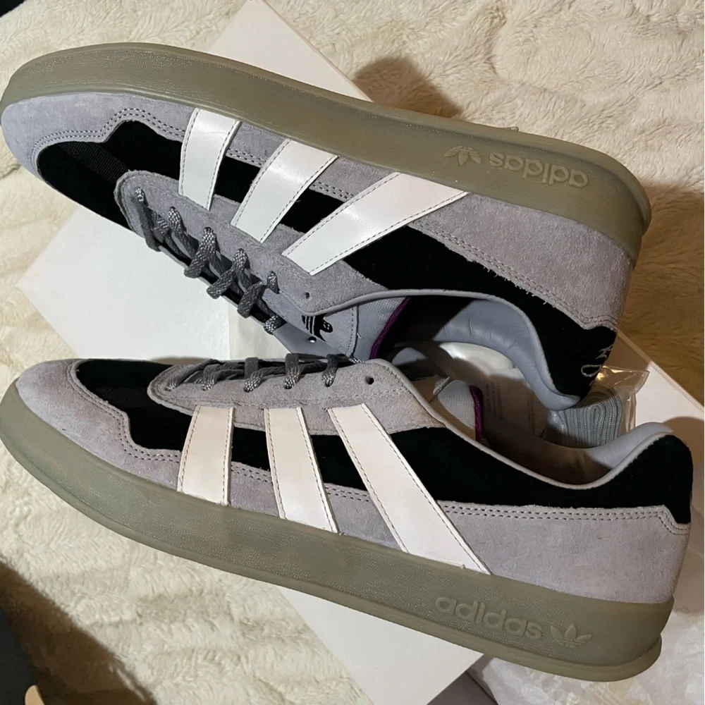 Adidas aloha super gonz brainwash victim - Picture 1 of 8